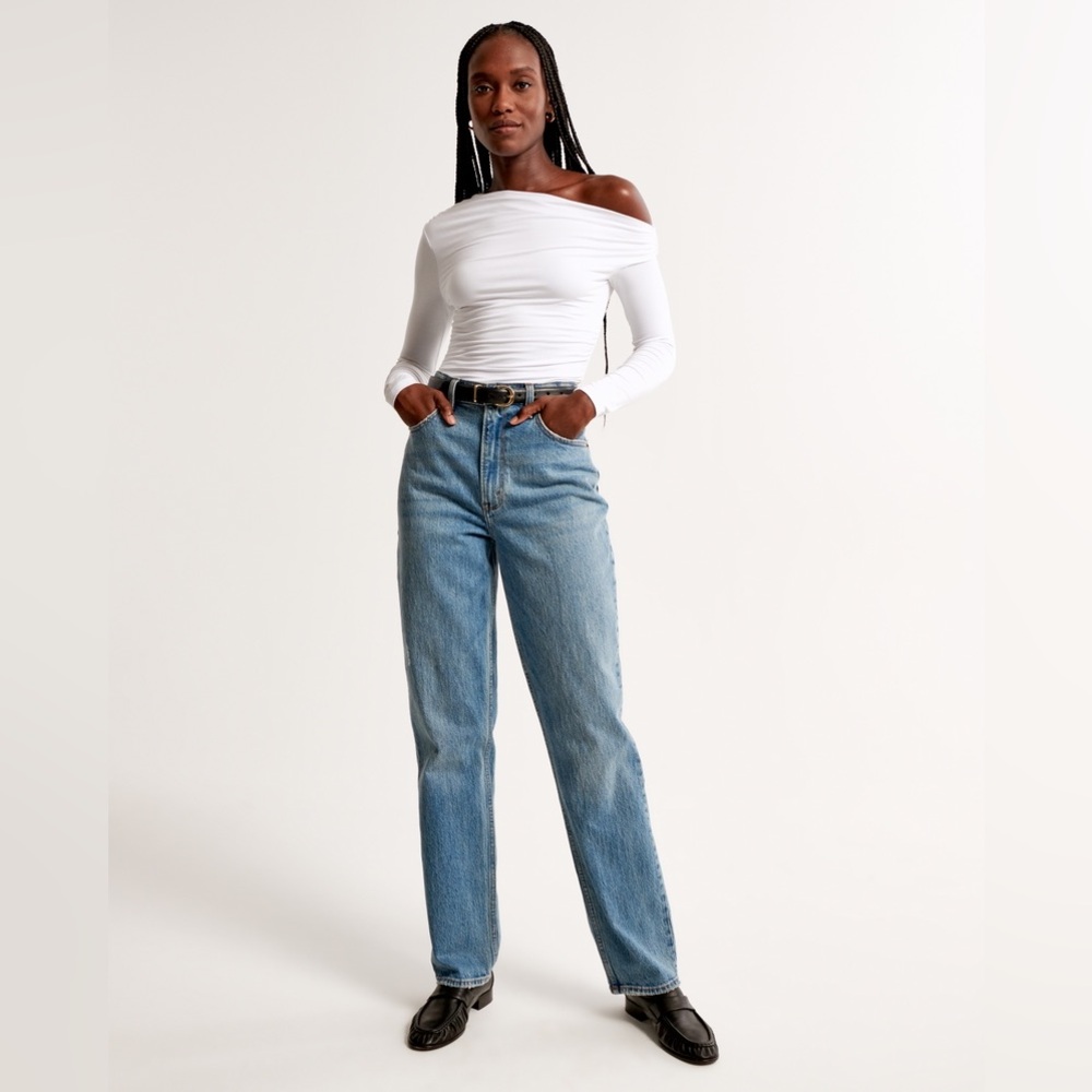 Abercrombie curve love 90s straight ultra high rise jeans (size 29)